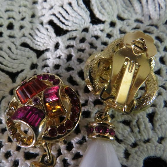 Lovely Red Rhinestone Drop Clip Earrings - NEW LOWER PRICE - Picture 4 of 5